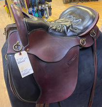 Load image into Gallery viewer, Used 16.5” Tucker Equitation Endurance Saddle #19018
