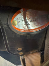 Load image into Gallery viewer, Used 17” High Horse Daisetta Western Saddle
