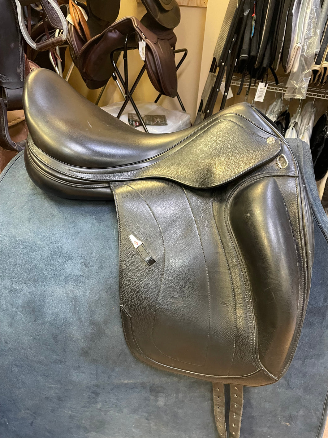 Used 18” Equipe Doliiem Dressage Saddle #22158