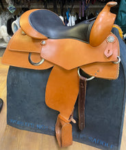 Load image into Gallery viewer, Used 17&quot; Continental C71 The Plain Performer Western Saddle
