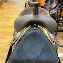 Load image into Gallery viewer, Used 16” Wintec Western Saddle #16183
