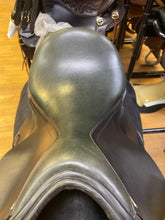 Load image into Gallery viewer, Used 17.5” Dover Circuit Dressage Saddle #25425

