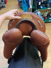 Load image into Gallery viewer, Used 16” Sommer Spirit Endurance Saddle #19220
