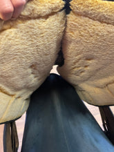Load image into Gallery viewer, Used 16” Big Horn Flex Western Saddle #23496
