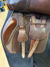 Load image into Gallery viewer, Used 18” Bates All Purpose Saddle #29175
