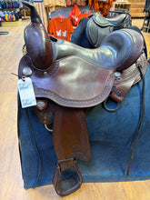 Load image into Gallery viewer, Used 16” Circle Y Sheridan Western Saddle #29623
