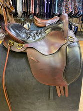 Load image into Gallery viewer, Used 16.5” Tucker Equitation Endurance Saddle #19018
