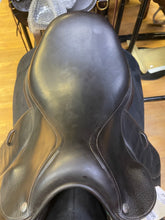 Load image into Gallery viewer, Used 17.5” Voltaire Stuttgart Close Contact #25430
