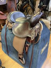 Load image into Gallery viewer, Used 17” High Horse Daisetta Western Saddle #23901
