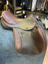 Load image into Gallery viewer, Used 17.5” Trilogy Talisman Close Contact Saddle #23644
