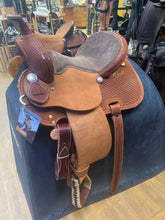 Load image into Gallery viewer, Cashel 14&quot; All Arounder Western Saddle
