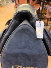 Load image into Gallery viewer, Used 17.5” Kieffer Wein Dressage Saddle #26162
