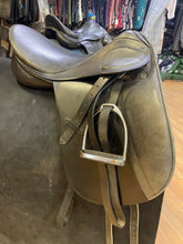 Load image into Gallery viewer, Used 18” Stubben Scandica Dressage Saddle #22157
