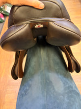Load image into Gallery viewer, Used 18” Bated Caprilli Classic Close Contact Saddle #27931

