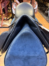 Load image into Gallery viewer, Used 17” HDR Monoflap Dressage Saddle #29244
