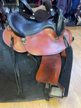 Load image into Gallery viewer, Used 15.5” Desoto Custom Saddlery Endurance Saddle #24888
