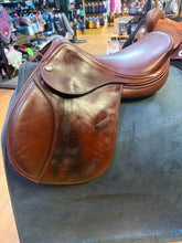 Load image into Gallery viewer, Used 17” Jaguar Close Contact Saddle
