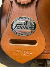 Load image into Gallery viewer, Used 15” Fabtron Western Saddle #20485
