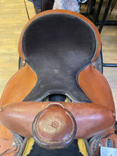 Load image into Gallery viewer, Used 15” Fabtron Western Saddle #20485
