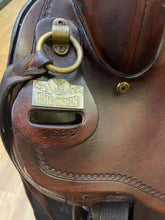 Load image into Gallery viewer, Used 17.5” Big Horn Draft Saddle #25043
