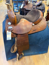 Load image into Gallery viewer, Used 15” Big Horn Barrel Saddle #28498
