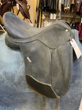 Load image into Gallery viewer, Used 17.5” Wintec Pro Dressage Saddle #21980
