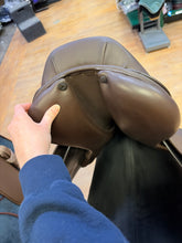 Load image into Gallery viewer, Used 17.5” Ovation Explore Close Contact adjustable
