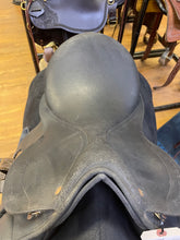 Load image into Gallery viewer, Used 17” Wintec 2000 All Purpose Saddle #22655
