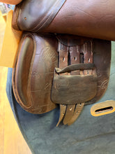 Load image into Gallery viewer, Used 15 3/4” Pessoa AMO Junior close contact #27886
