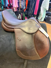 Load image into Gallery viewer, Used 16.5” RoyalHigness Merida Close Contact #28933
