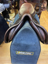 Load image into Gallery viewer, Used 18” Amerigo Close Contact Saddle #23021
