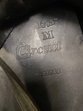 Load image into Gallery viewer, Used 17.5” Dover Circuit Dressage Saddle #25425
