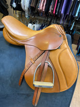 Load image into Gallery viewer, Used 17” Stubben Juventus Hunt Saddle #18915
