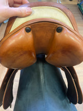 Load image into Gallery viewer, Used 17” Prestige Eventer Close Contact Saddle #22025
