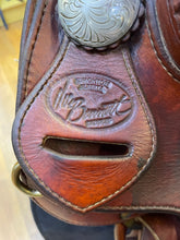 Load image into Gallery viewer, Used 15.5” Vic Bennett Cutting Saddle
