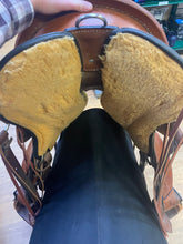 Load image into Gallery viewer, Used 15” Circle Y Walnut Grove Western Saddle #25407
