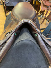 Load image into Gallery viewer, Used 17.5” Equipe Expression Close Contact #22576
