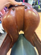 Load image into Gallery viewer, Used 17” Jaguar Close Contact Saddle
