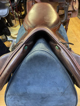 Load image into Gallery viewer, Used 18” Vega Monoflap Close Contact #23020
