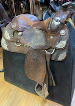 Load image into Gallery viewer, Used 16” Custom Art Vancore Western Saddle #19779
