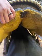 Load image into Gallery viewer, Used 17” Custom Nash Mounted Shooting Saddle
