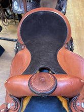 Load image into Gallery viewer, Used 17” Fabtron Lady Trail Light Weight Saddle #19326
