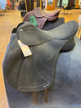 Load image into Gallery viewer, Used 17.5” Winteclite All Purpose Saddle #22766
