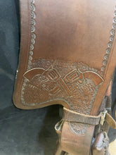 Load image into Gallery viewer, Used 17” Custom Nash Mounted Shooting Saddle
