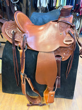 Load image into Gallery viewer, McCall 16” Lady Wade Western Saddle

