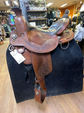 Load image into Gallery viewer, Used 16&quot; Circle Y Walnut Grove Flex2 Western Saddle
