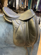 Load image into Gallery viewer, Used 17.5” Devoucoux Mikila Dressage saddle #24096
