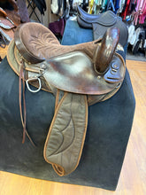 Load image into Gallery viewer, Used Big Horn 120 Endurance Saddle #28040
