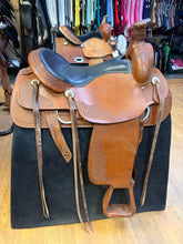 Load image into Gallery viewer, Used 17” Dakota Western Saddle #29113
