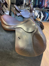 Load image into Gallery viewer, Used 17.5” Equipe Expression Close Contact #22576

